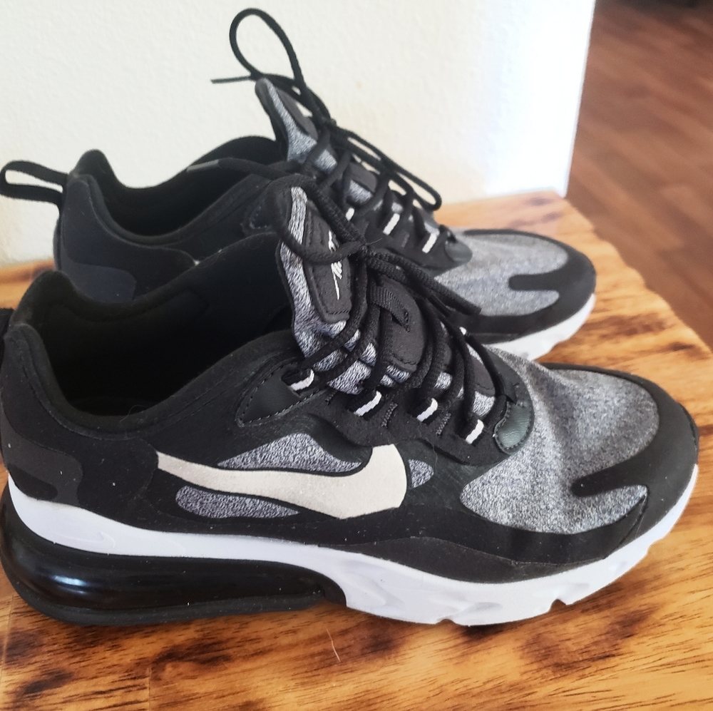 Women's Nike Air 270